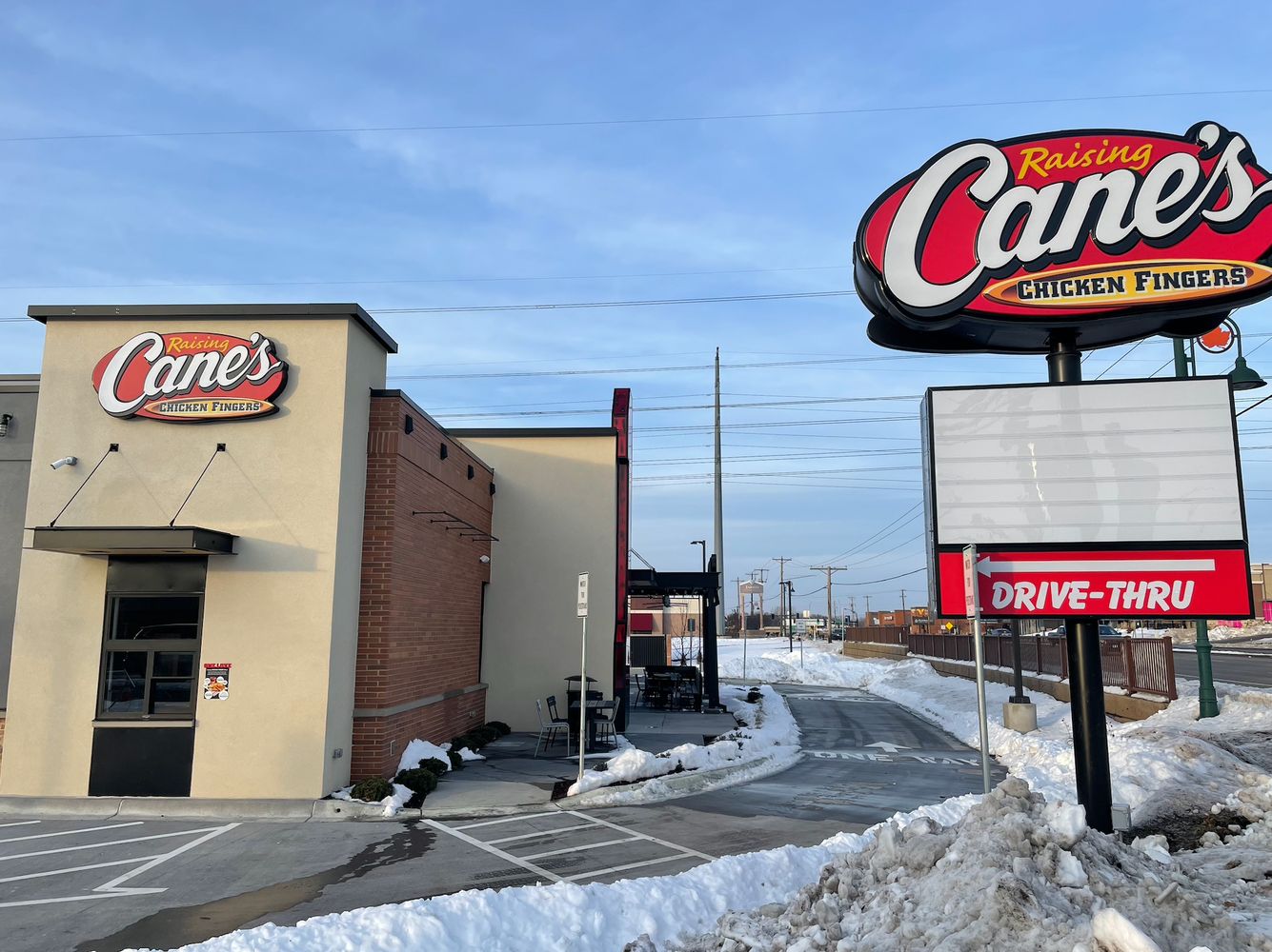Raising Cane's Chicken Fingers: 3065 White Bear Ave N, Maplewood, MN 55109